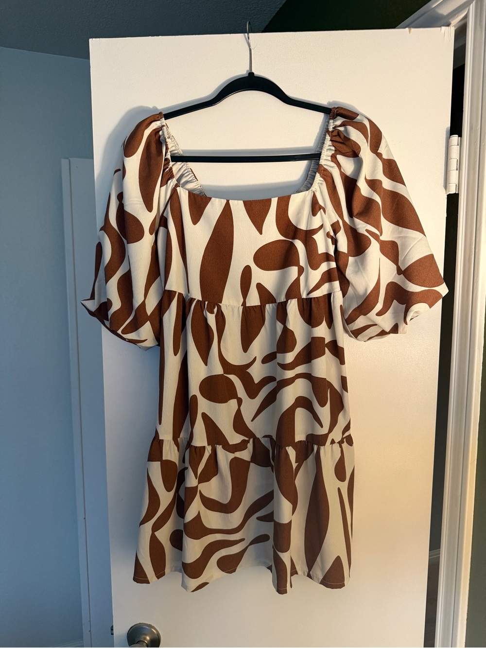 Sanctuary Brown and Cream Puff-Sleeve Tiered Mini Dress